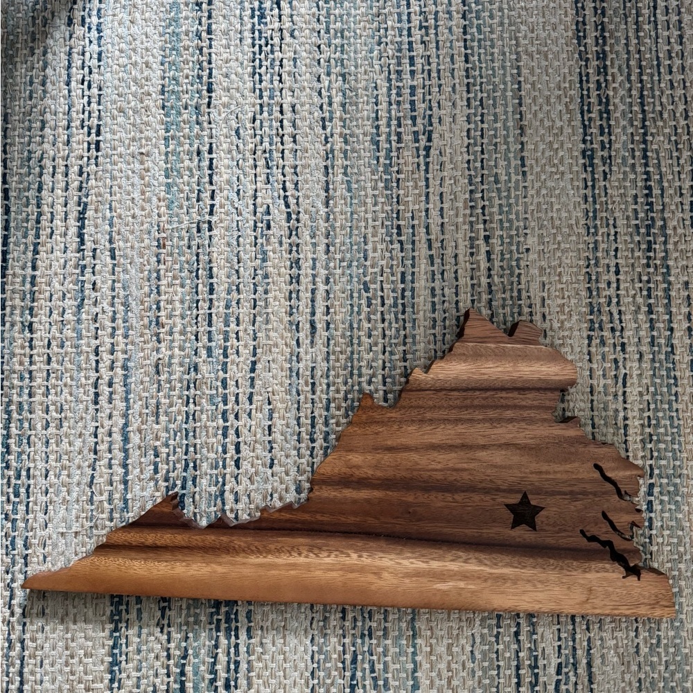 VA Wooden State Wall Decor - Picture 2 of 6